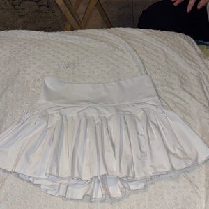 Goldhinge white skirt